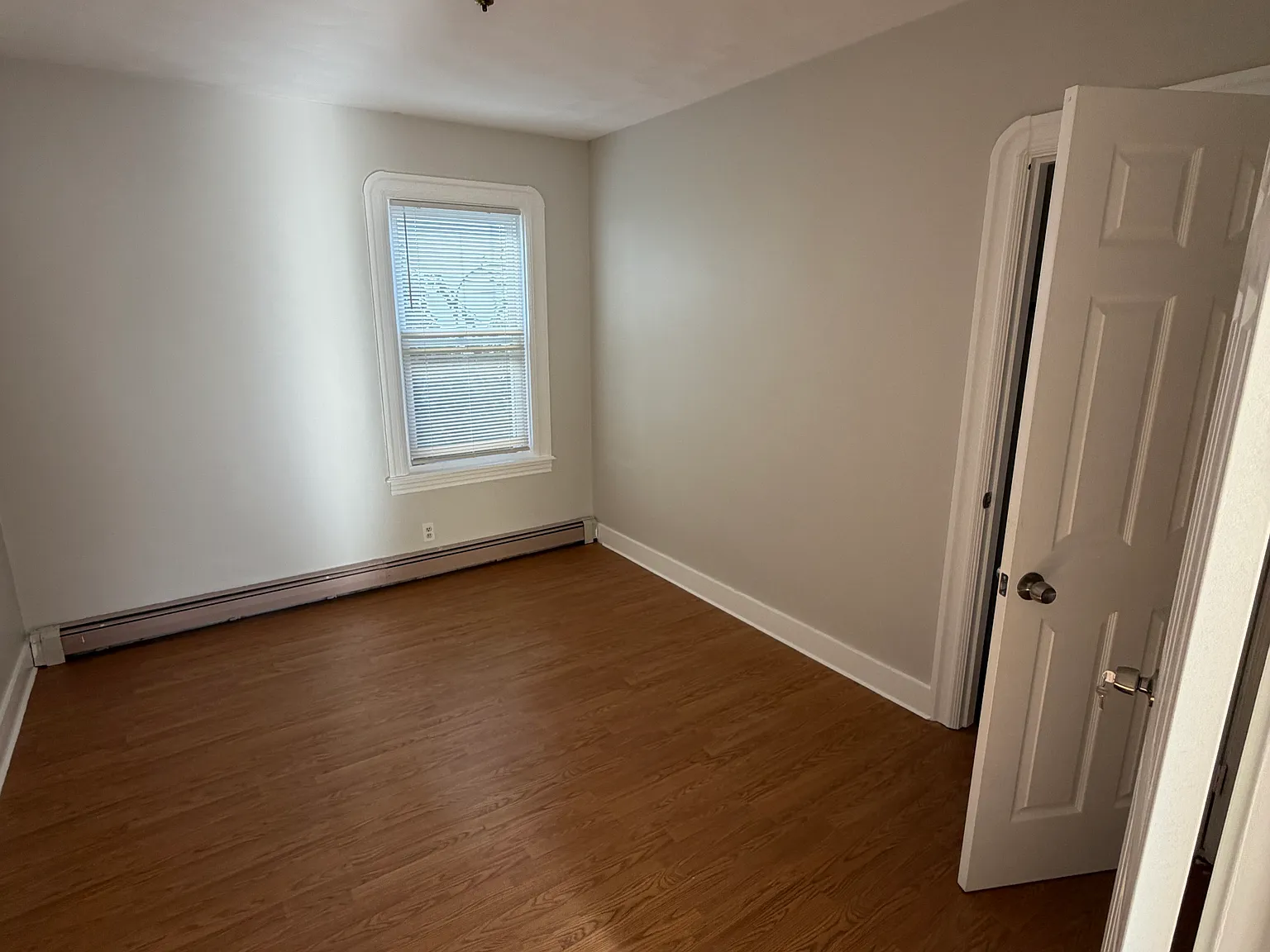 3 bed, 1137 sqft, $2,300 — Photo 4