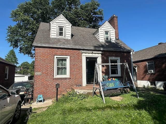 1st image of 1505 Larchmont Ave