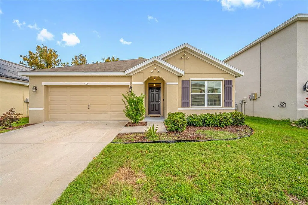 3 bed, 2.0 bath, 1672 sqft, $2,200 — Photo 1