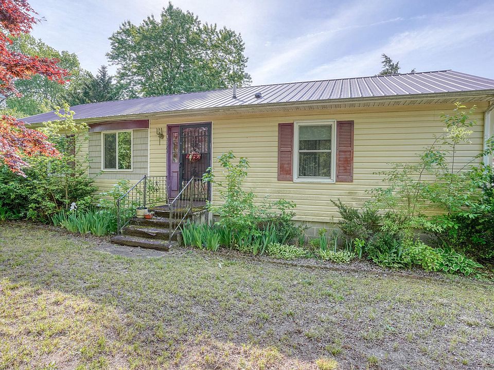 1st image of 37965 Roosevelt Ave
