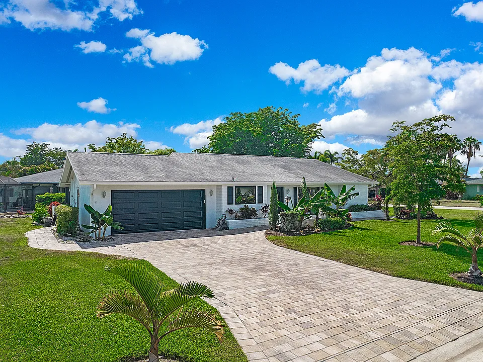 27 Pebble Beach Blvd