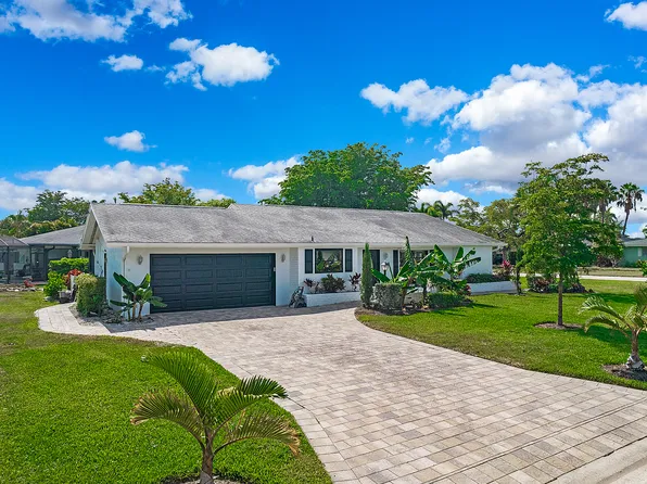 27 Pebble Beach Blvd, Naples, FL 34113