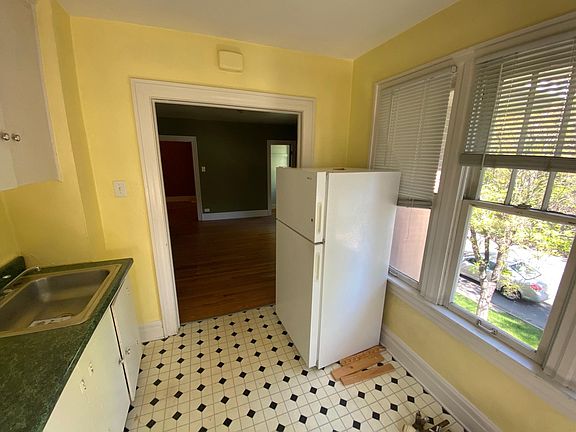 5th image of 785 N Marion St APT 3