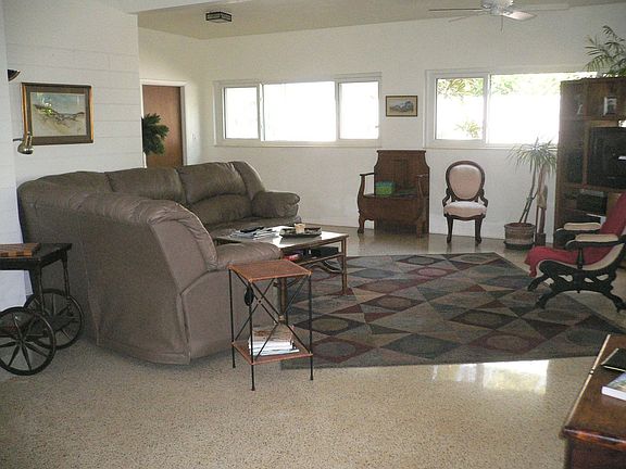 4th image of 1339 Royal Palm Dr S