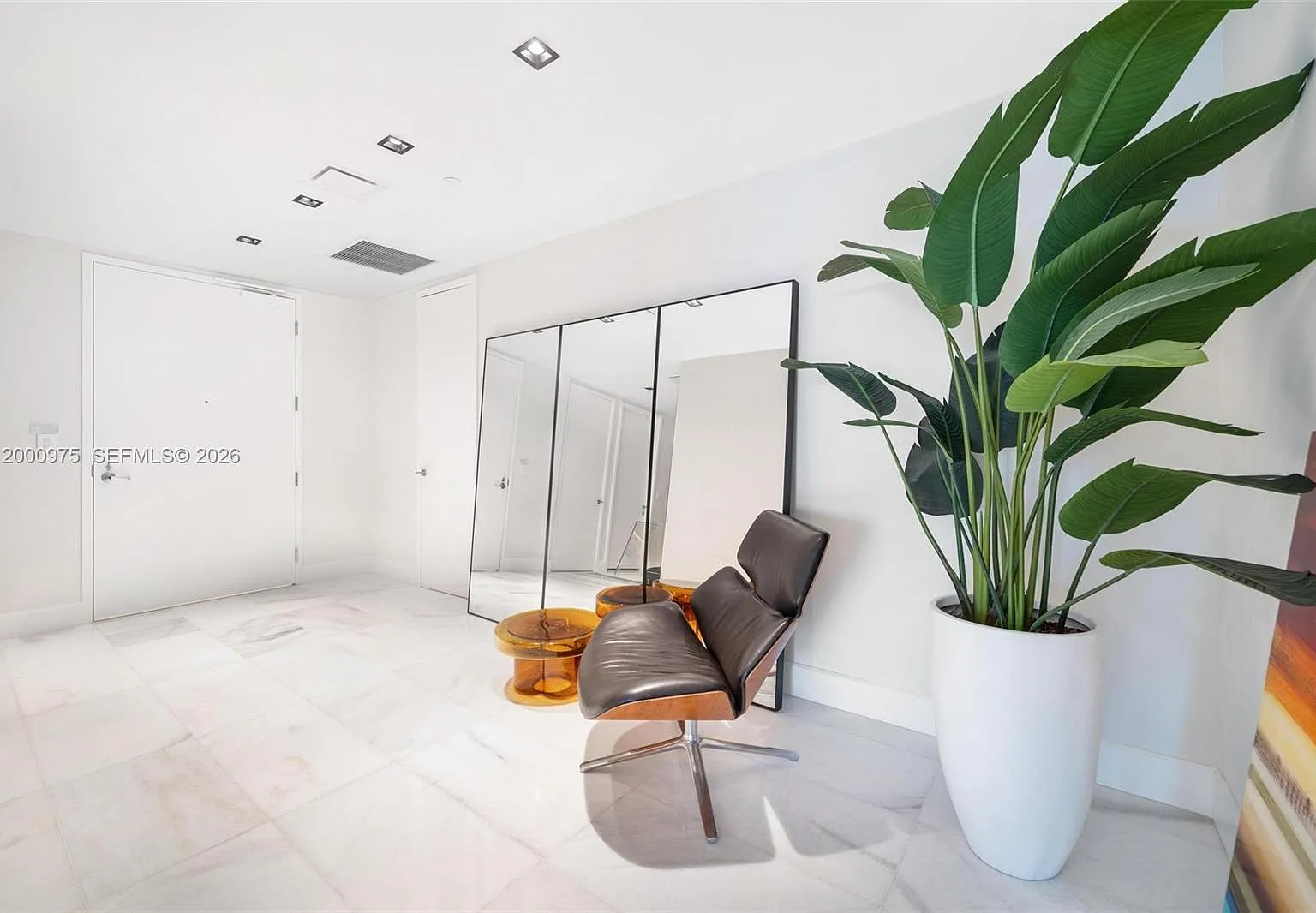 3 bed, 2362 sqft, $24,200 — Photo 3