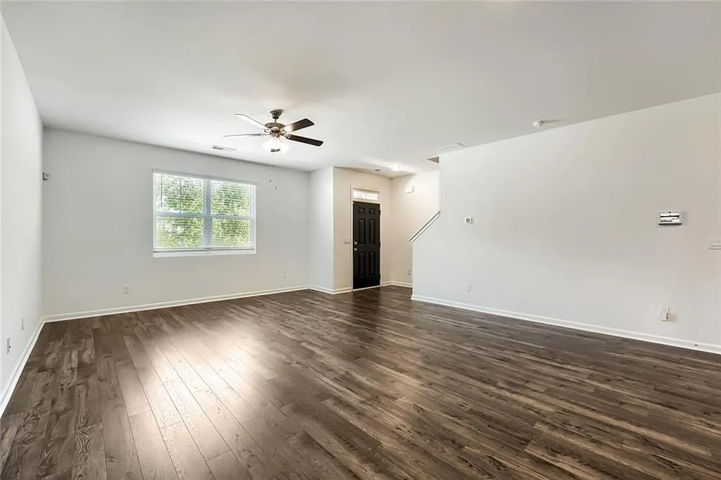 3 bed, 2.5 bath, 1878 sqft, $2,550 — Photo 3