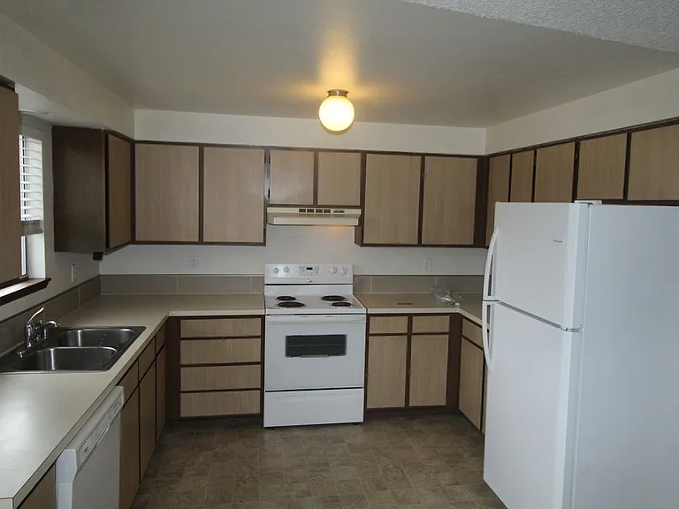 6806 N Hamilton St — Photo 10