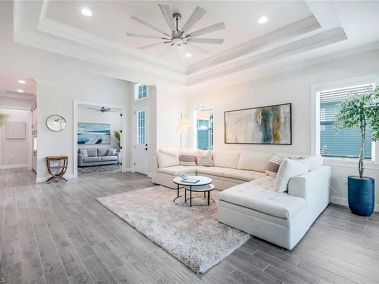 6875 Saona Ct — Photo 3