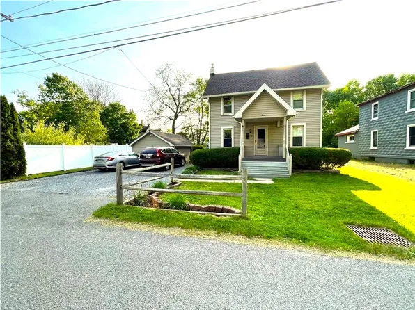 3 Taylor Ave, Waterloo, NY 13165