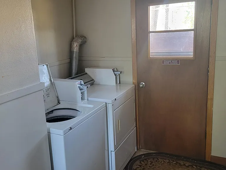 2300 Pine St #8 — Photo 8