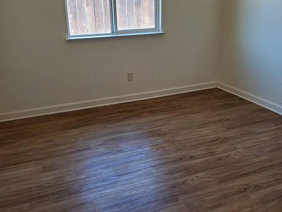 5th image of 1055 Koufax Dr