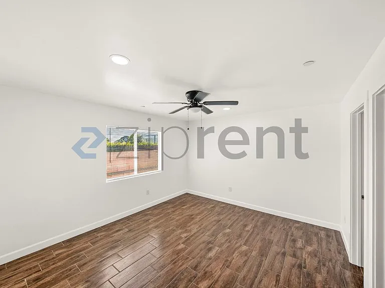 1421 Astoria Pl #1 — Photo 12