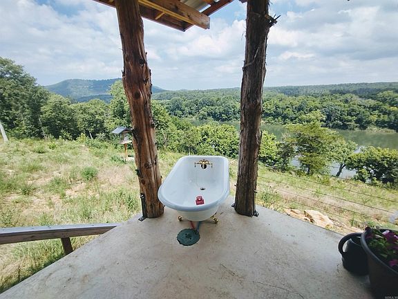 4th image of 675 Ridge Top Rd