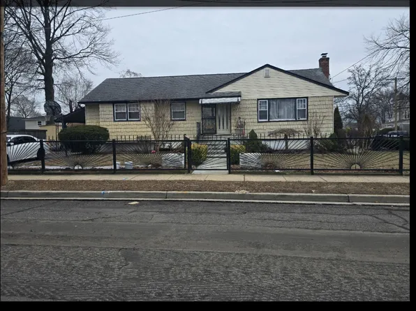 232 Yale Street, Hempstead, NY 11550