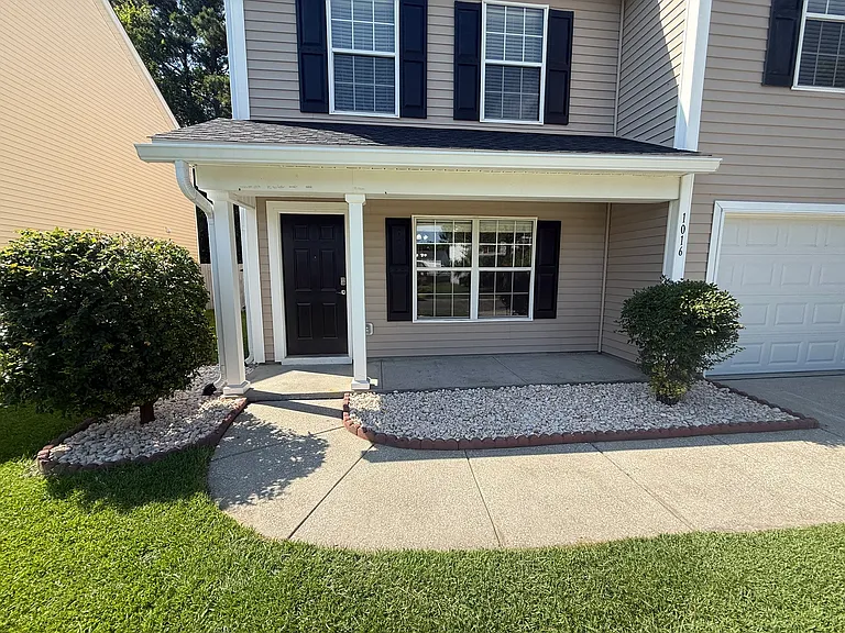 1016 Deerberry Rd — Photo 4