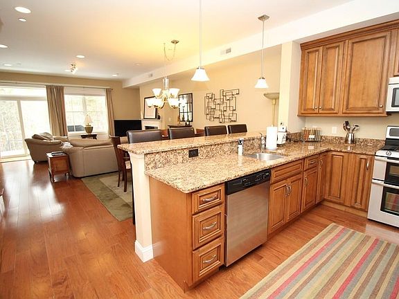 5th image of 1805 Dogwood Cir #1805