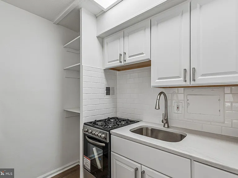2101 Chestnut St #1121 — Photo 7