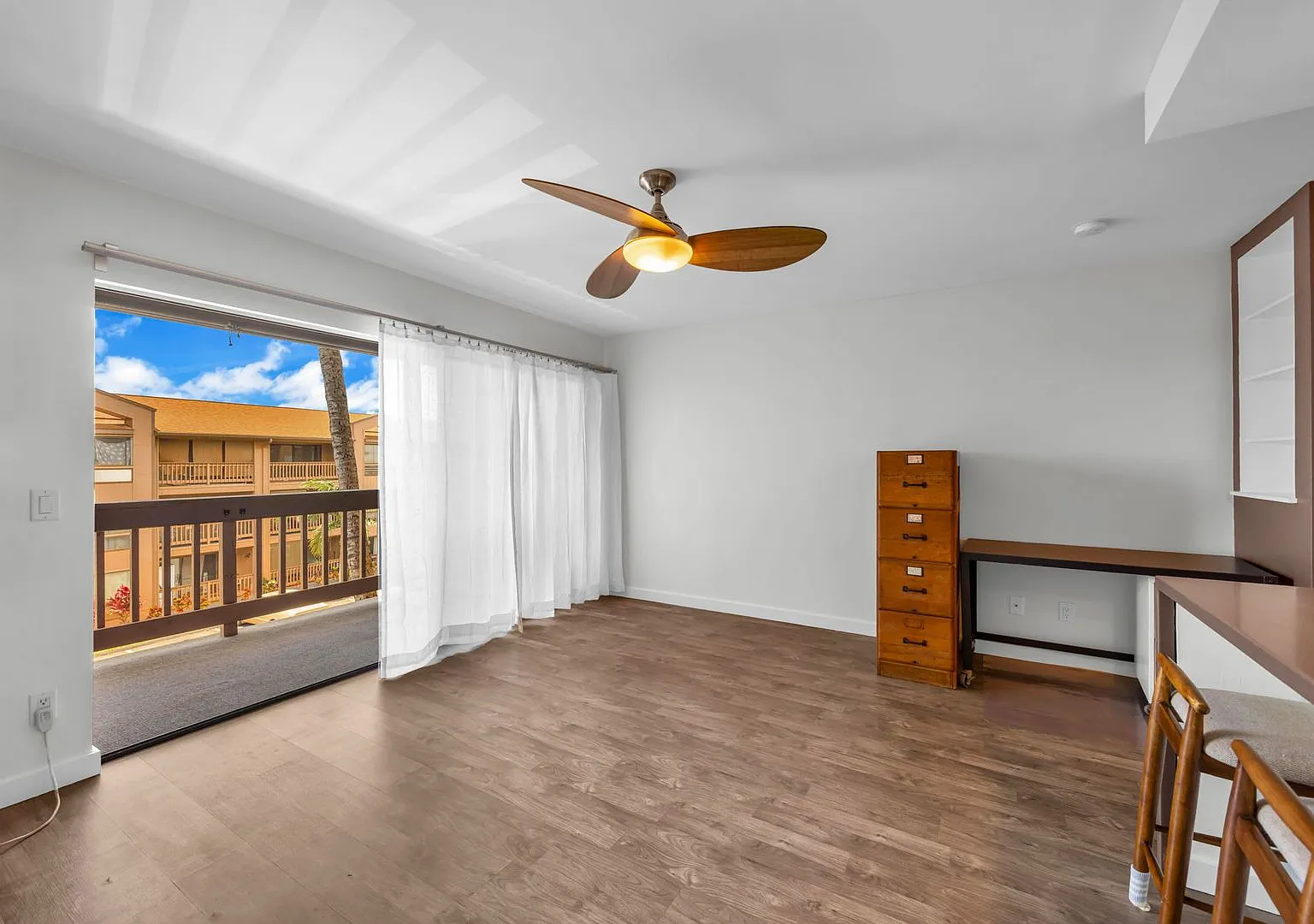 Ocean-View Studio Across from Honokowai Beach Furnished, Avail 8/15 — Photo 3