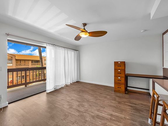 3rd image of 3740 Lower Honoapiilani Rd APT E201