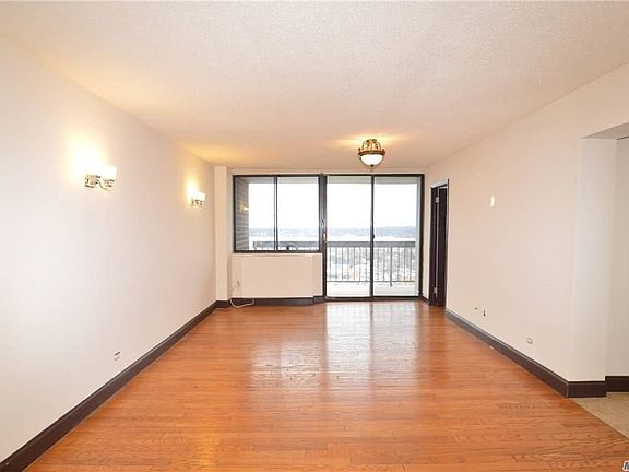 3rd image of 2 Bay Club Dr APT 16Z
