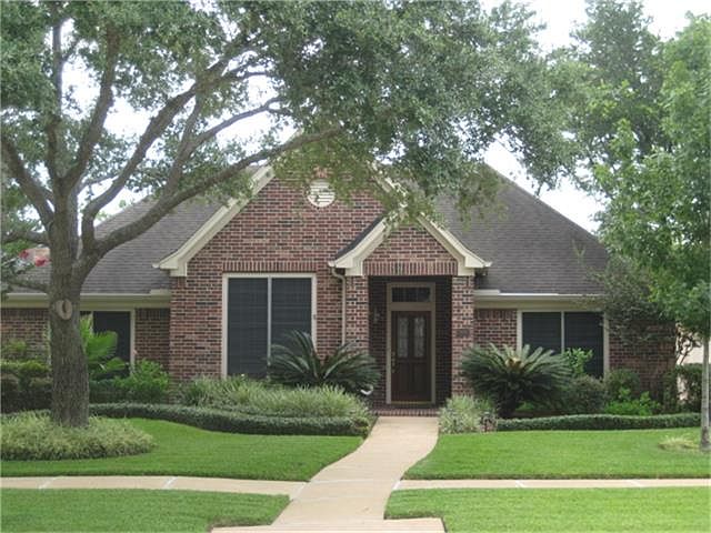 1st image of 24803 Fernglen Dr