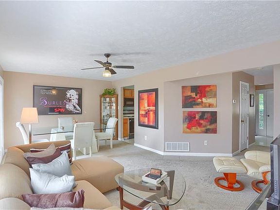 5th image of 218 Cranbrooke Dr