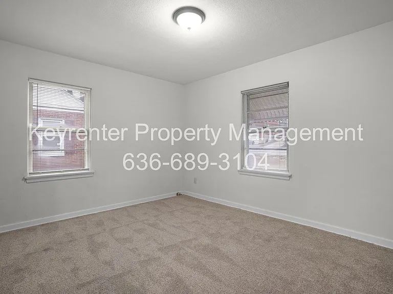 1045 N New Florissant Rd — Photo 8