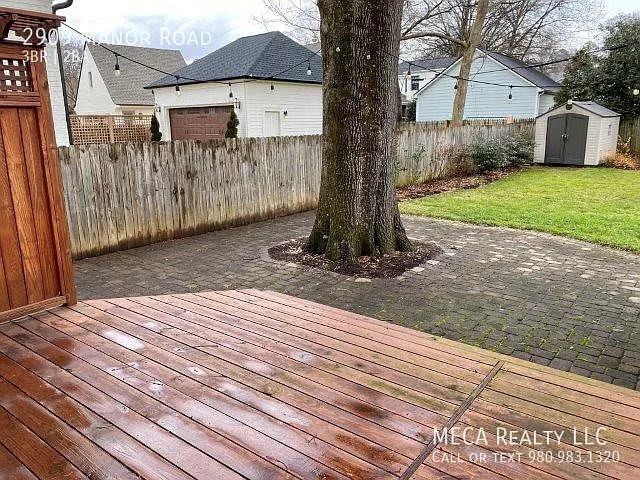 2909 Manor Road — Photo 4