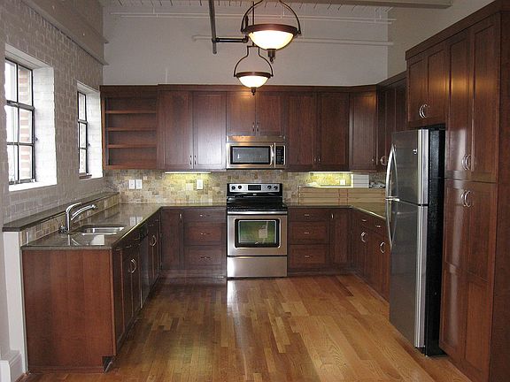 2nd image of 407 F St Ste 106