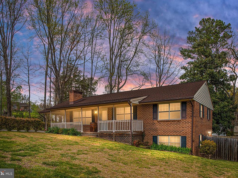 1st image of 4 Hicks Ct