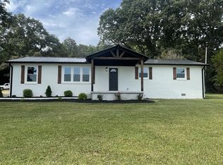 2279 Abiff Rd, Burns, TN 37029