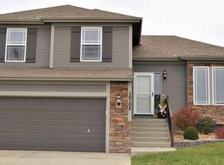 10105 N McKinley Ave, Kansas City, MO 64157