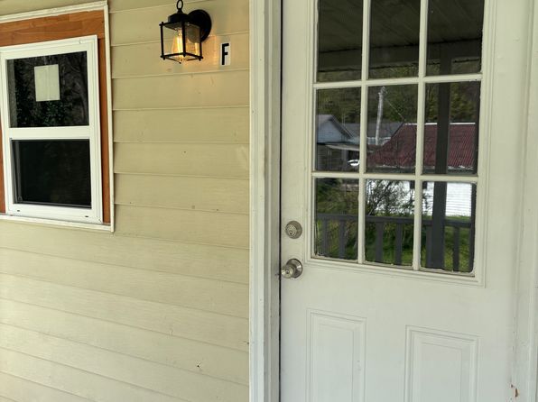617 Russell Ave, Harriman, TN