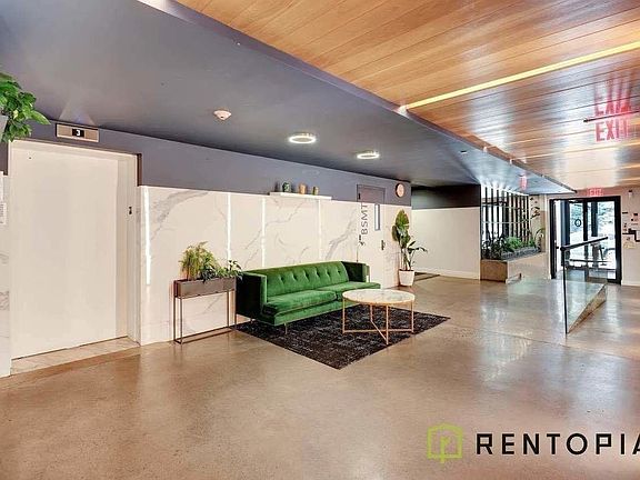 5th image of 10 Lexington Ave #4U