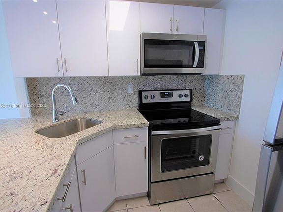 5th image of 4550 NW 9th St APT 817E