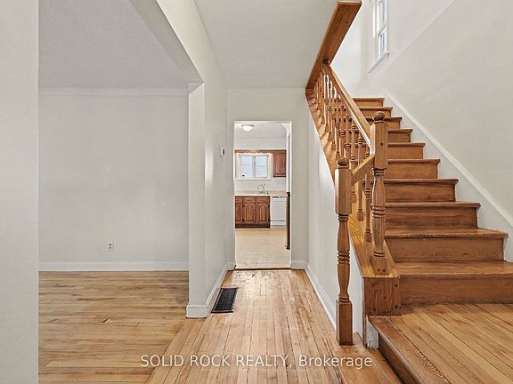 4th image of 667 Alesther St