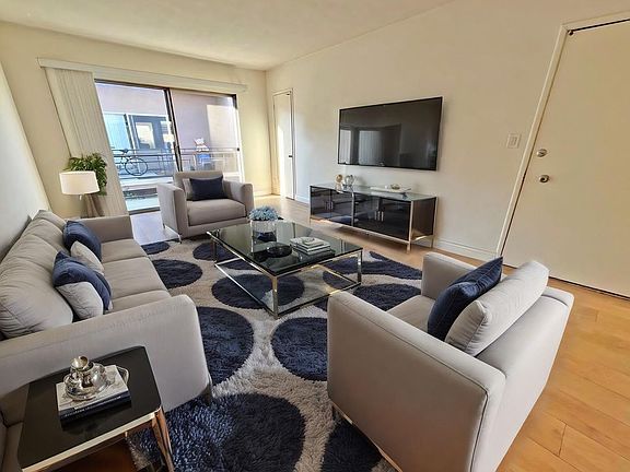 5th image of 3538 Mentone Ave #7