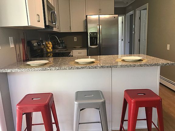 4th image of 26 Bergen Ave