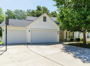3188 Crystal Lake Dr, Saint Louis, MO 63129