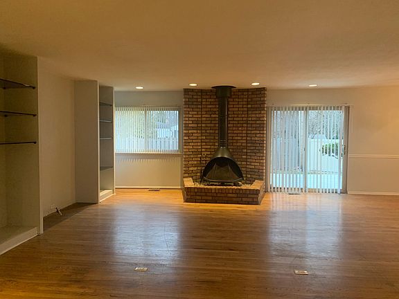 3rd image of 2911 Borden Dr