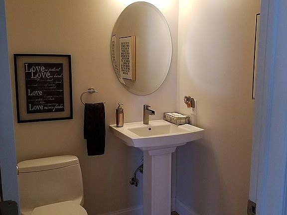 LL powder room