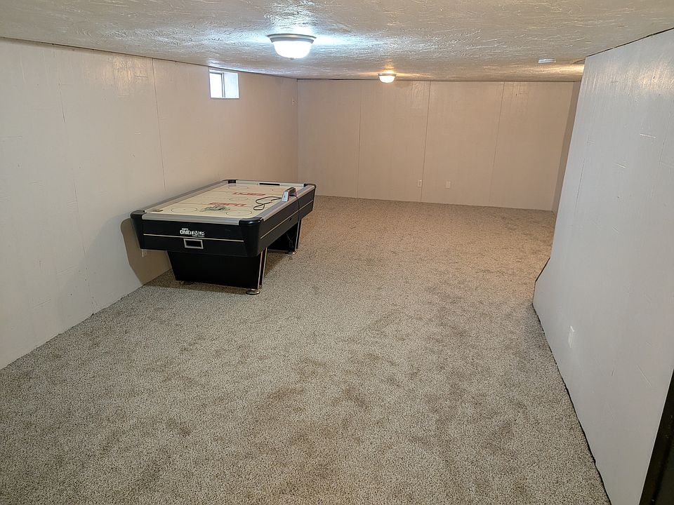 600 sq ft additional living space/great room down stairs
