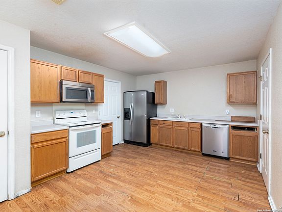 4th image of 9823 CHELSEA CIR