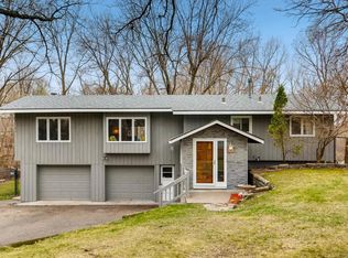 7000 Knollwood Dr, Mounds View, MN 55112