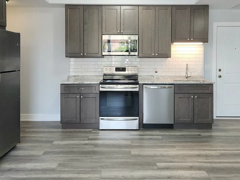 5228-34 S Blackstone / 1424-28 E 53rd St — Photo 23