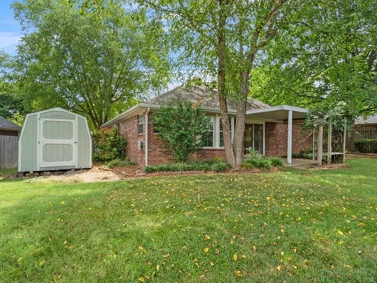 889 S Parkwood Dr — Photo 18