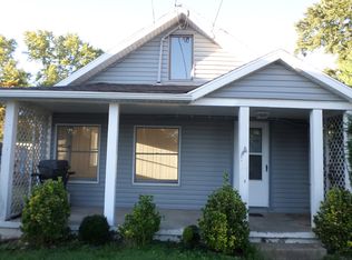 1124 10th St #A, Vienna, WV 26105