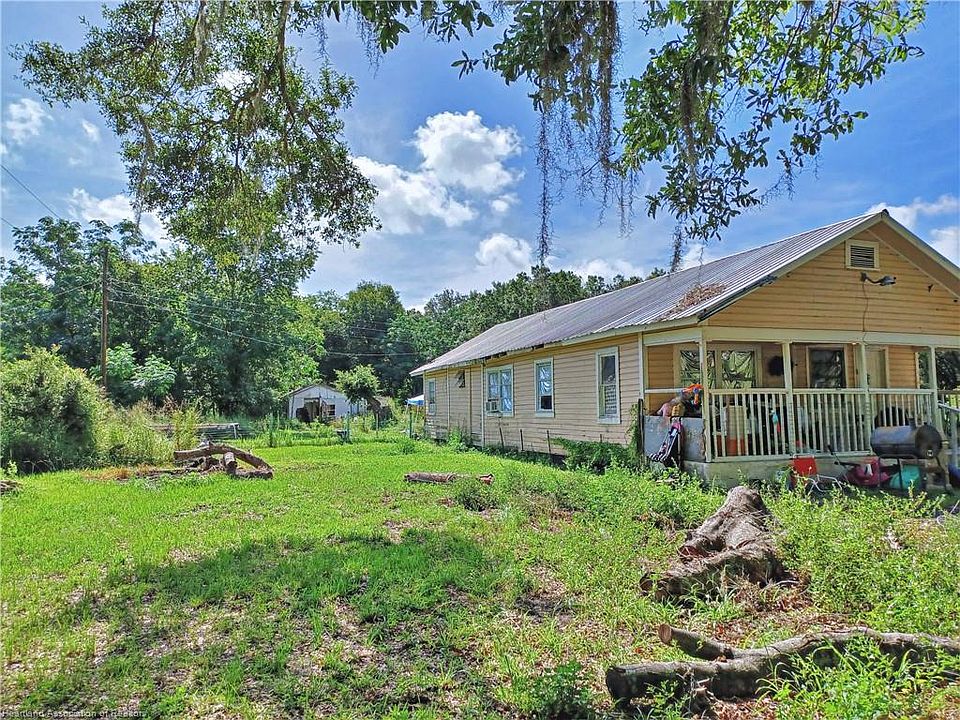 2nd image of 3848 Creek Rd