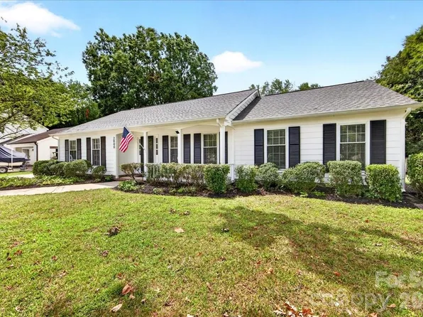 2000 Lawton Bluff Rd, Charlotte, NC 28226