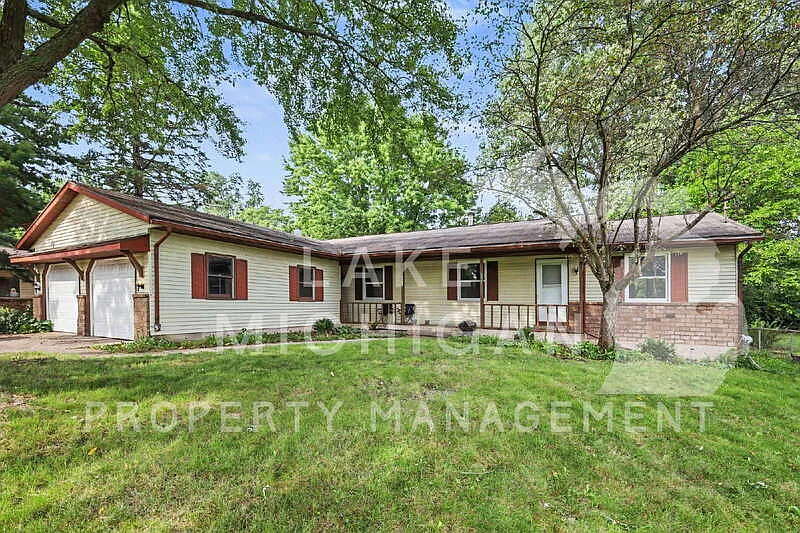 3 bed, 2.0 bath, 1750 sqft, $2,195 — Photo 1